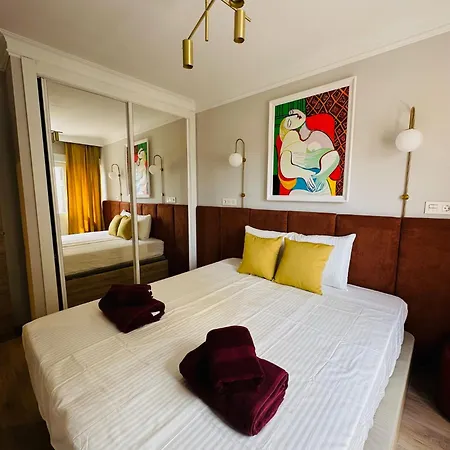 Old Town And Apartment Alicante